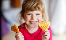 Какие продукты с сахаром и быстрыми углеводами могут влиять на настроение ребёнка