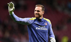 Вратарь сделал ассист в матче плей-офф Лиги Чемпионов. Видео