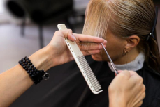 Когда стричься в марте 2026 — самые удачные и неудачные дни по лунному календарю