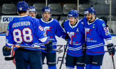 Казахстанский клуб отказался от звездного хоккеиста после четырех матчей