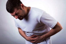 Диетологи рассказали, каких продуктов стоит избегать ради здоровья кишечника