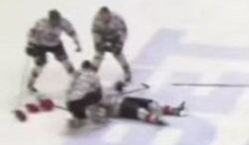 Хоккеист скончался во время матча в Казахстане