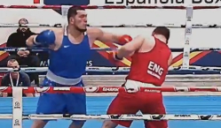 Айбек Оралбай принес медаль Казахстану