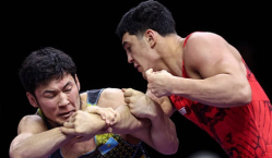 Казахстан лишил Узбекистан медали на топовом турнире по борьбе