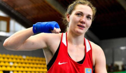 Чемпионка мира по боксу из Казахстана разгромила соперницу в бою за медаль