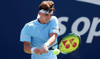 Три сета решили судьбу казахстанца на турнире в Швейцарии