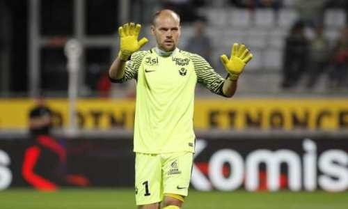 Опытный вратарь из Европы отказался возвращаться в КПЛ