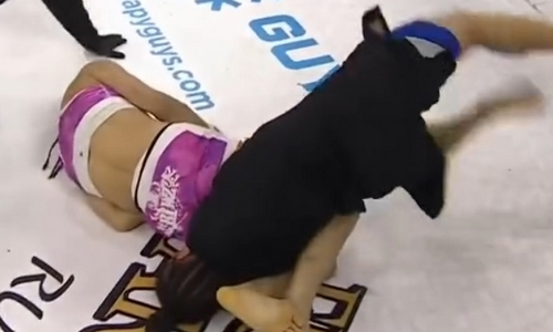 «Выглядела ужасно». Эксперт отреагировал на титульный бой Казахстана в американской лиге