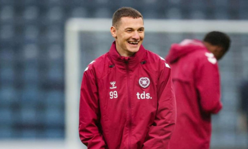 «Ни в коем случае нельзя». Экс-игрок «Барселоны» и «Хартса» дал совет Исламу Чеснокову