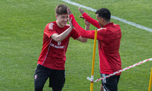 Легенда португальского футбола начал тренировки с топ-клубом КПЛ. Фото