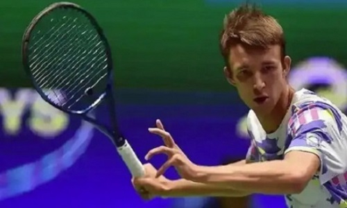 Разгромом завершился матч казахстанского теннисиста за четвертьфинал турнира в Индии