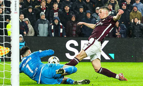 «Ему немного не повезло». Главный тренер «Хартса» оправдал Чеснокова за дебютный матч