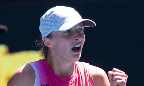 Ига Швёнтек совершила камбэк на турнире в Дохе с участием Елены Рыбакиной