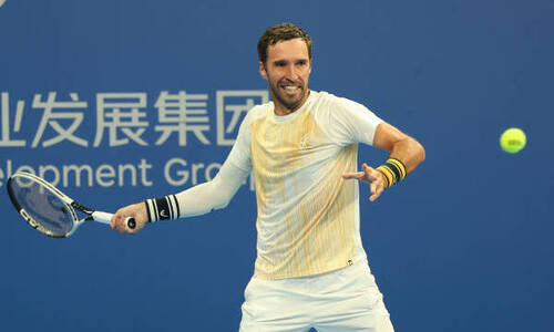 Казахстанский теннисист в трехчасовом матче отменил сенсацию на турнире во Франции 