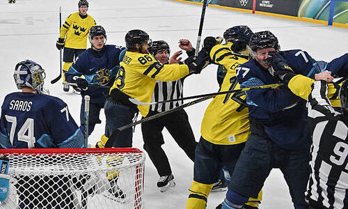 Пятью шайбами обернулся хоккейный матч Финляндия — Швеция на Олимпиаде-2026