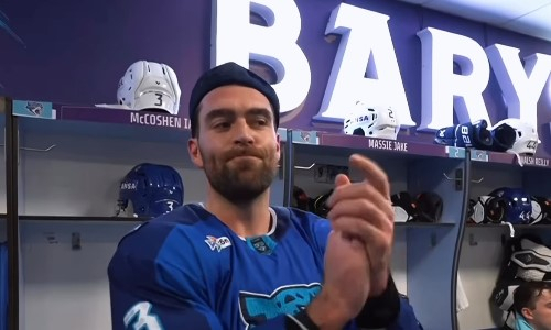 Видео победной раздевалки «Барыса» после домашнего камбэка