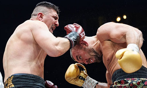 Бывший чемпион мира вернулся на ринг и не смог нокаутировать «мешка»