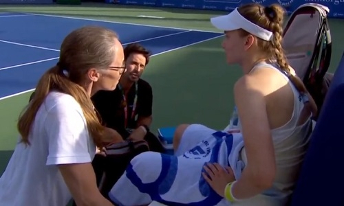 Появилось видео отказа Елены Рыбакиной на турнире в Дубае