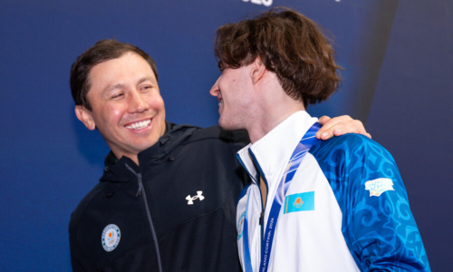 Геннадий Головкин и Михаил Шайдоров поддержали Софью Самоделкину. Фото
