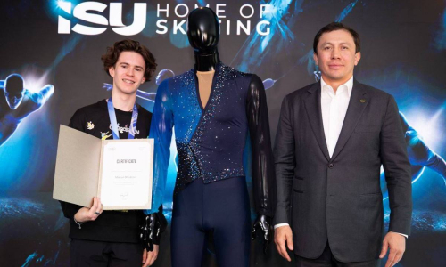 Михаил Шайдоров передал свой «шедевр Олимпиады» в музей МОК. Видео