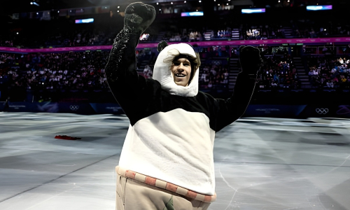 Михаил Шайдоров вышел в образе «Кунг-фу Панды» и встретился с Джеки Чаном. Видео