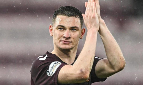 Экс-футболист «ПСЖ» предупредил Ислама Чеснокова