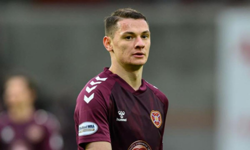 «Мы видим, как он прибавляет». Первый гол Чеснокова за «Хартс» оценили в Шотландии