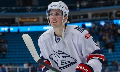 Игрок сборной Казахстана помог клубу одержать победу в матче КХЛ