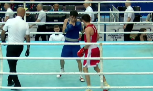 Единогласным решением закончился первый бой Казахстан — Узбекистан на малом ЧМ-2026 по боксу