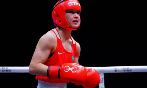 Раздельным решением после нокдауна обернулся бой чемпионки мира по боксу из Казахстана