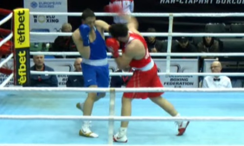 Казахстанский боксёр пережил нокдаун и добился победы на малом ЧМ-2026