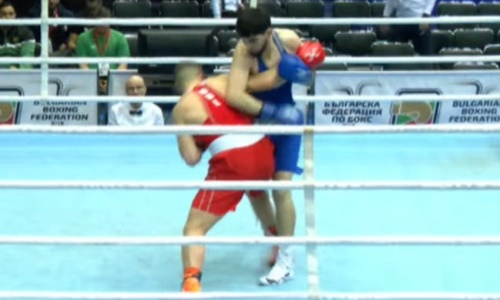 Дисквалификацией завершился бой казахстанского боксёра на малом ЧМ-2026