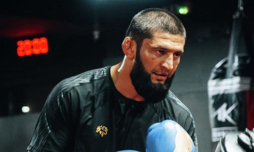 Хамзату Чимаеву предрекли переход в тяжелый вес UFC