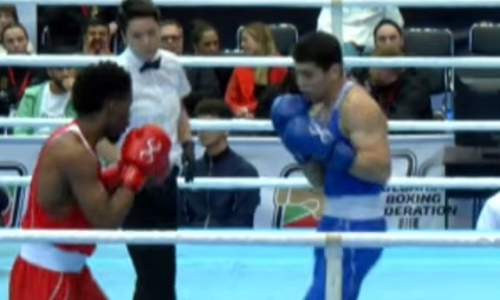 Казахстанский боксёр отправил соперника в нокдаун и завоевал медаль малого ЧМ-2026