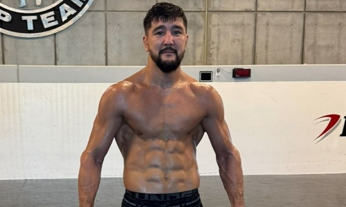 Официально объявлен бой казаха в России