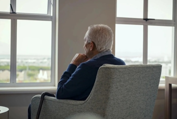 Почему с возрастом друзей становится меньше — и почему это нормально