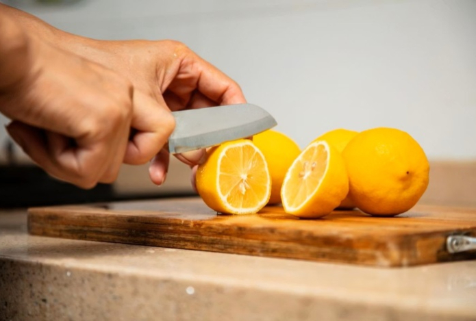 Кому не стоит есть лимоны