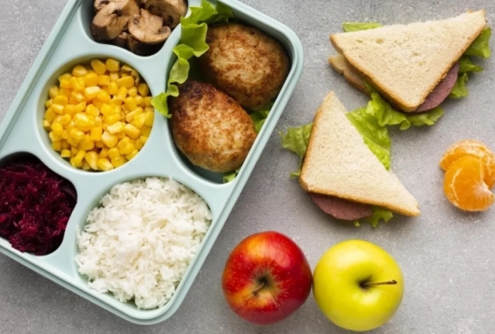 Как использование смартфона за едой ведет к перееданию