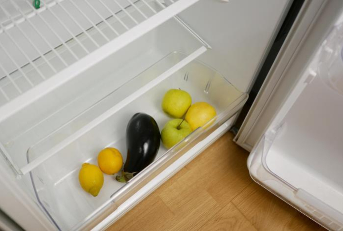 Где в холодильнике хранить мясо, молоко и овощи — объяснил эксперт