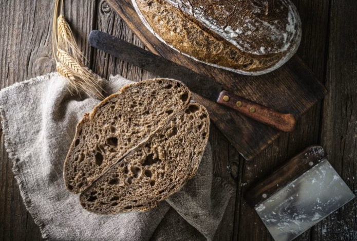 Диетолог назвала болезни, от которых помогает ржаной хлеб