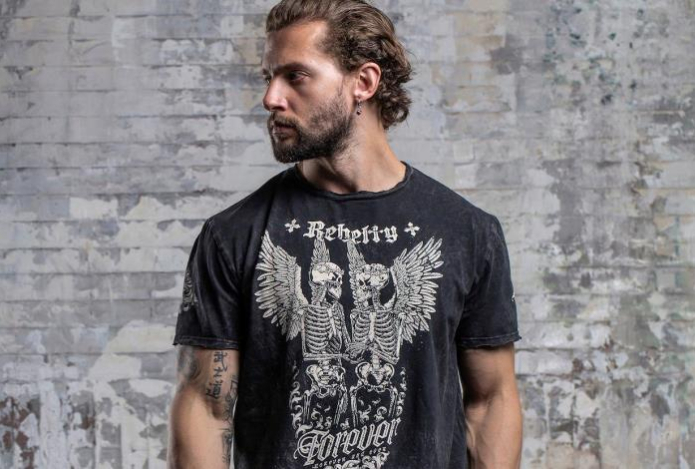 Стилист назвала главные мужские тренды весны-2026