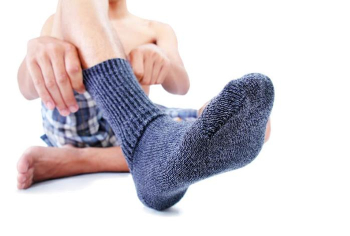 Как избавиться от потливости и запаха ног — простые и рабочие советы
