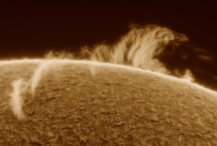 На Солнце заметили гигантскую «улыбку»