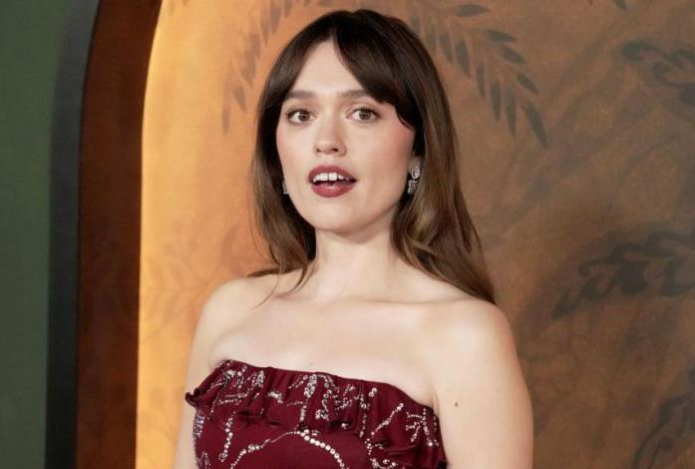 Появился первый кадр фильма про Достоевского «Идиот(ы)» с Джонни Флинном и Эйми Лу Вуд в главных ролях. Фото