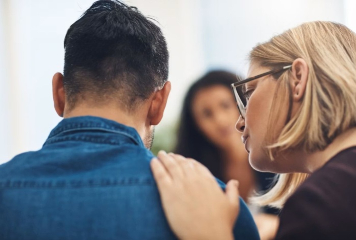 В каком возрасте человек чувствует себя особенно несчастным