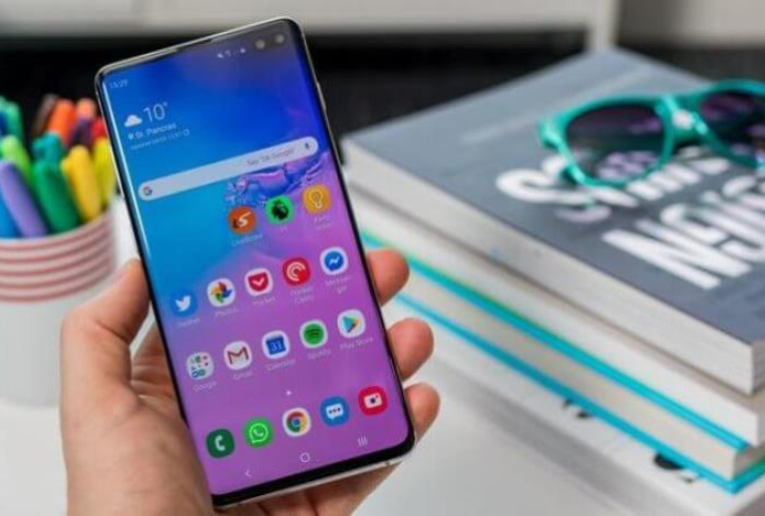 Чем опасна новая мода на семидюймовые смартфоны