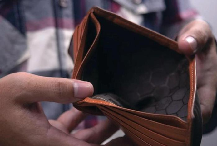 Работа есть, достатка нет? Что происходит с доходами казахстанцев