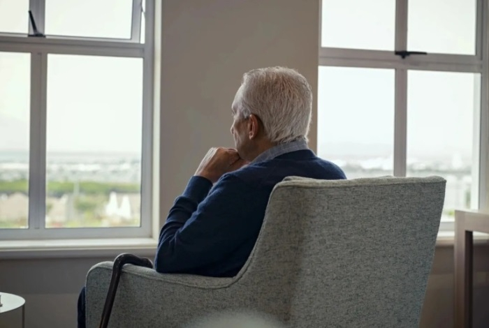 Почему с возрастом друзей становится меньше — и почему это нормально