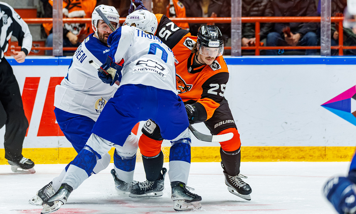 Видео шайб матча КХЛ «Амур» — «Барыс» 4:2