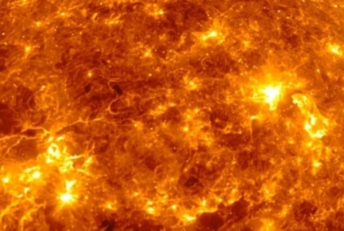 Зафиксирована серия из трёх сильных вспышек на Солнце